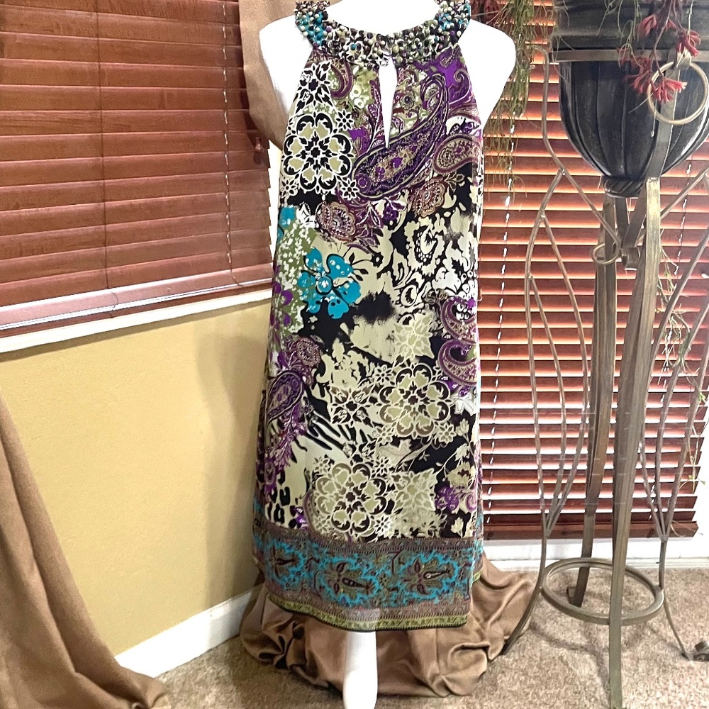 Dress - Picture 2 of 9